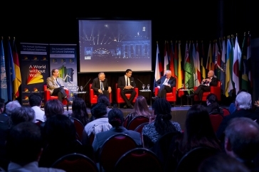 panel 25th anniversary of the fall of the wall.jpg