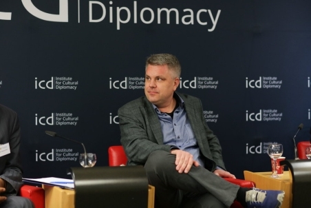 EconomicForum186.jpg