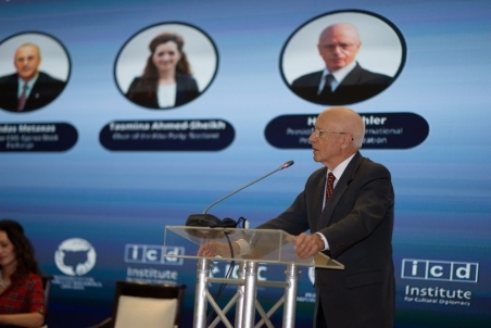 Hans Koechler02.jpg