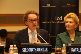 Speaker Sir Jonathan Mills 2_original.jpg