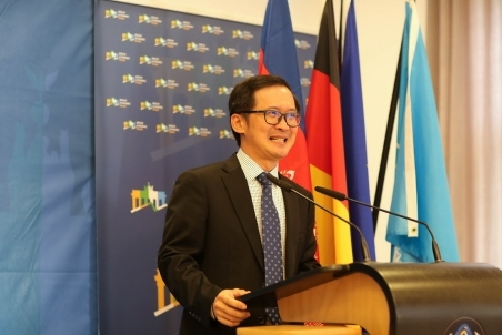 SokHourHong02.jpg