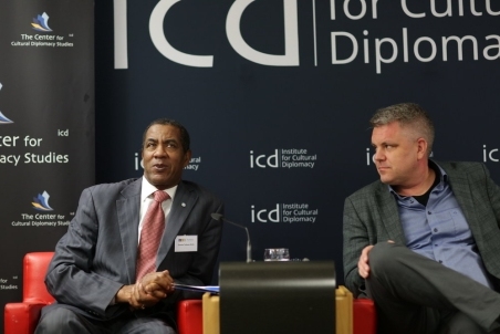 EconomicForum197.jpg