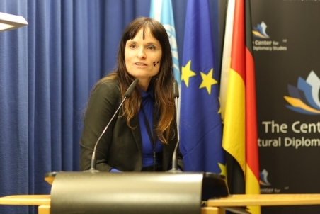 EconomicForum187.jpg
