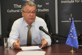 Rudolf W Strohmeier.jpg