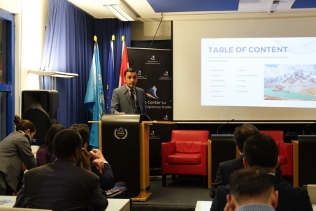 EconomicForum072.jpg