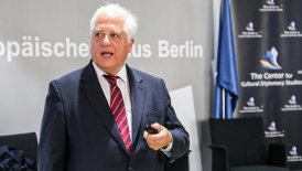 Eckart Stratenschulte.jpg