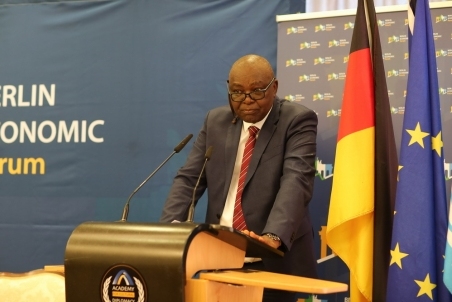 IgweobiAnietomchuzi04.jpg