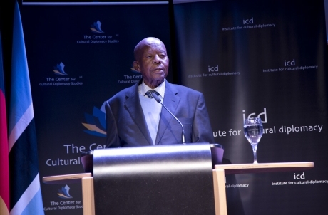Quett-Masire.jpg