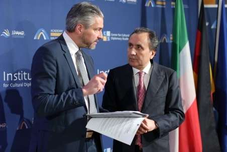 EconomicForum055.jpg