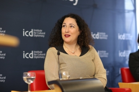 EconomicForum107.jpg