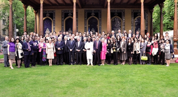 symposium2011-group.jpg